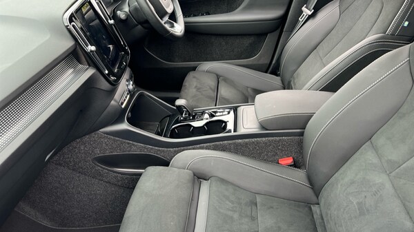 Used Volvo XC40 2025 for sale - 76176312: Photo 54