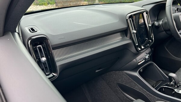 Used Volvo XC40 2025 for sale - 76176312: Photo 55