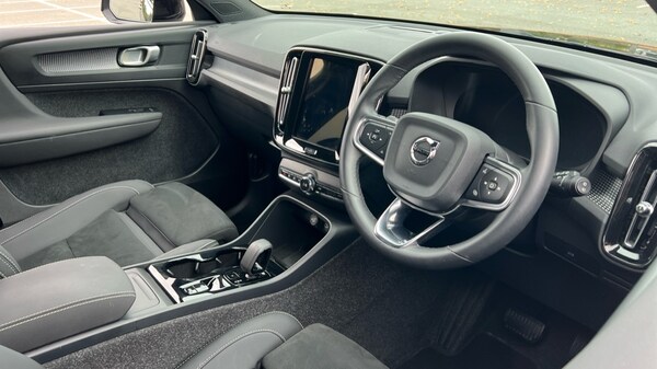 Used Volvo XC40 2025 for sale - 76176312: Photo 5