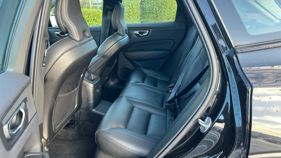 Used Volvo XC60 2023 for sale - 76587061: Photo 10