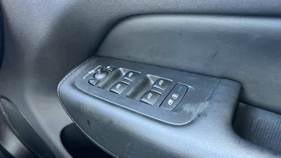 Used Volvo XC60 2023 for sale - 76587061: Photo 33