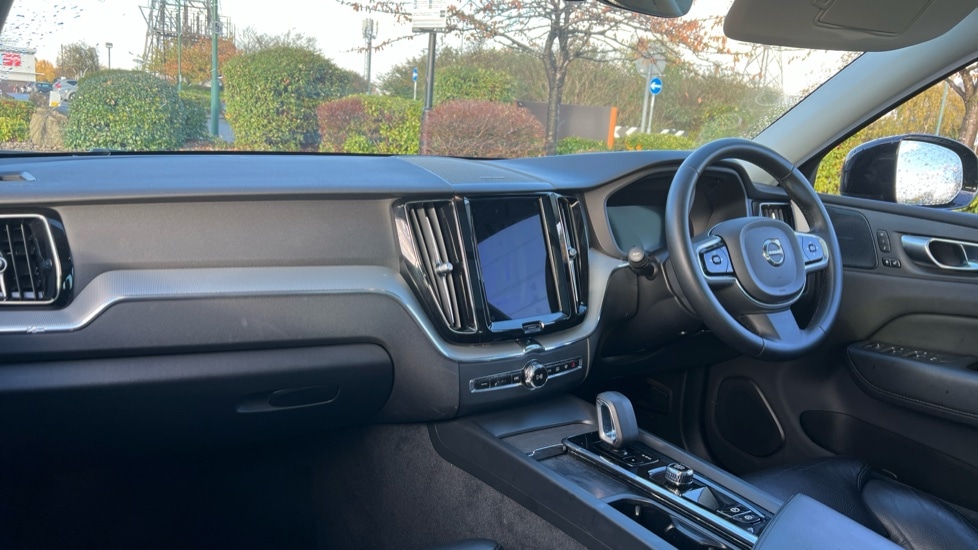 Used Volvo XC60 2023 for sale - 76587061: Photo 4