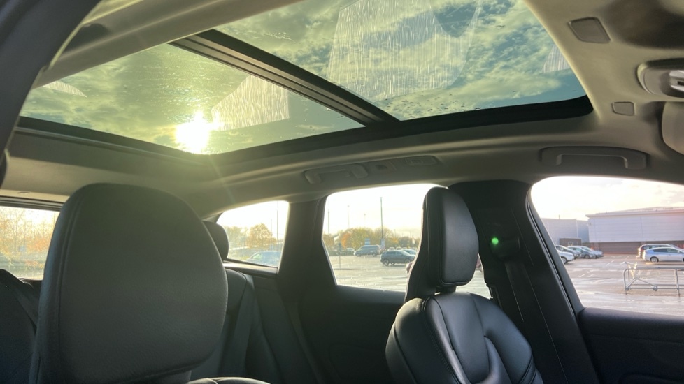 Used Volvo XC60 2023 for sale - 76587061: Photo 42