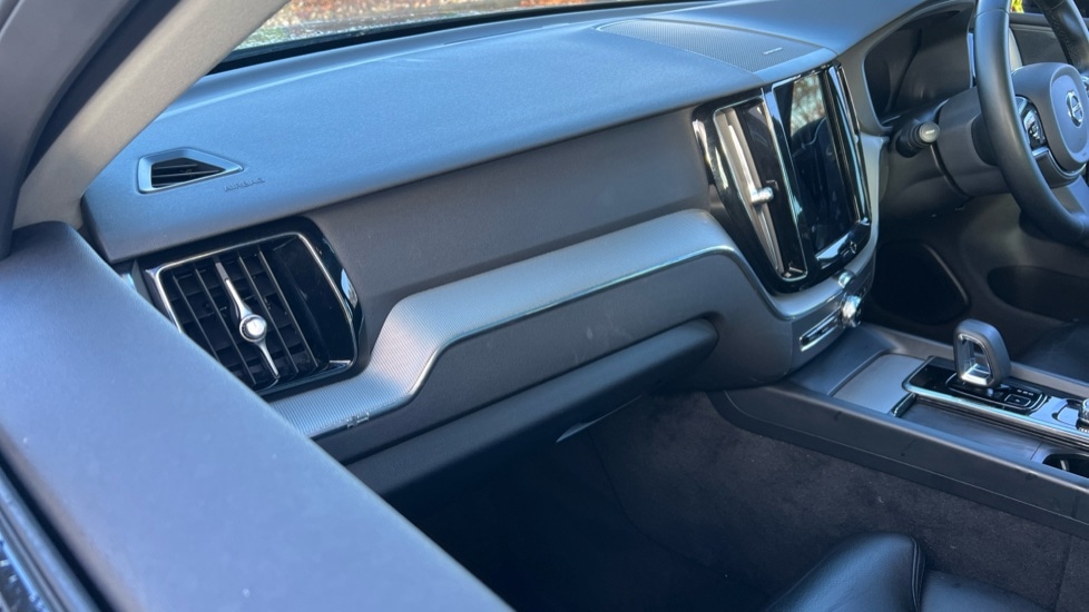 Used Volvo XC60 2023 for sale - 76587061: Photo 44