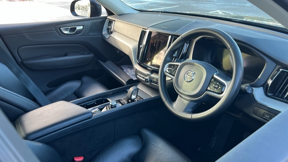 Used Volvo XC60 2023 for sale - 76587061: Photo 5