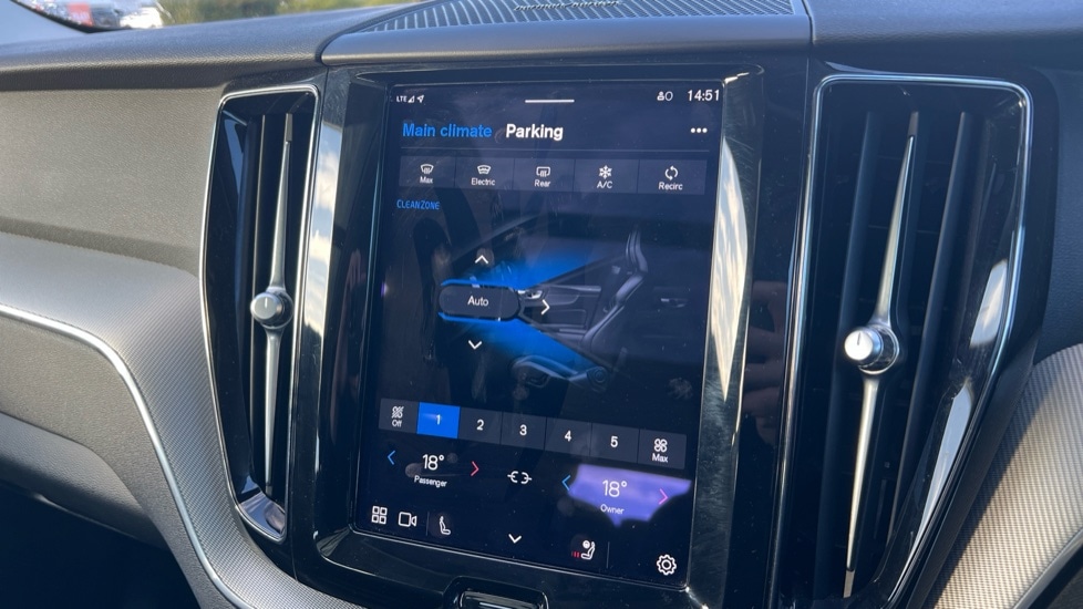 Used Volvo XC60 2023 for sale - 76587061: Photo 55