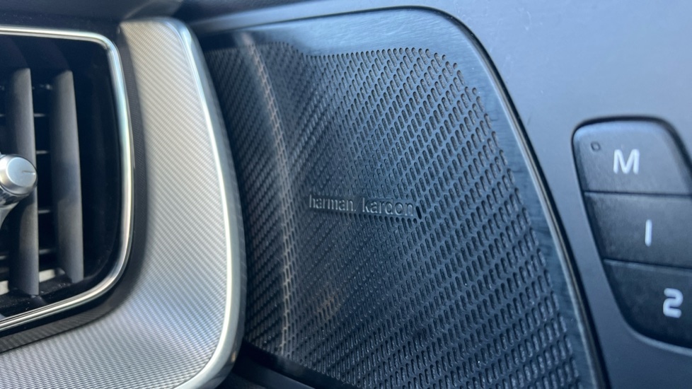 Used Volvo XC60 2023 for sale - 76587061: Photo 60