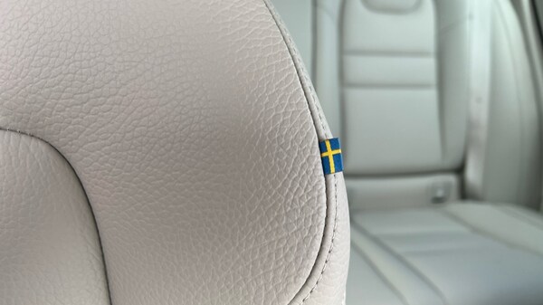 Used Volvo V60 2025 for sale - 75648462: Photo 27