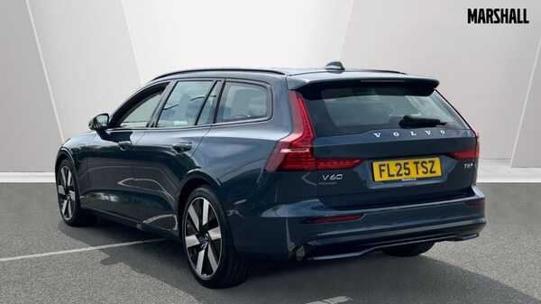 Used Volvo V60 2025 for sale - 75648462: Photo 2