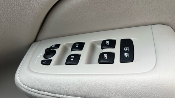 Used Volvo V60 2025 for sale - 75648462: Photo 33