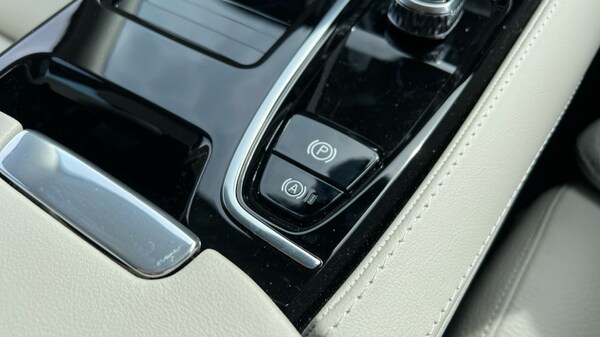 Used Volvo V60 2025 for sale - 75648462: Photo 65