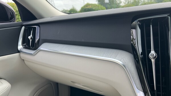 Used Volvo V60 2025 for sale - 75648462: Photo 67