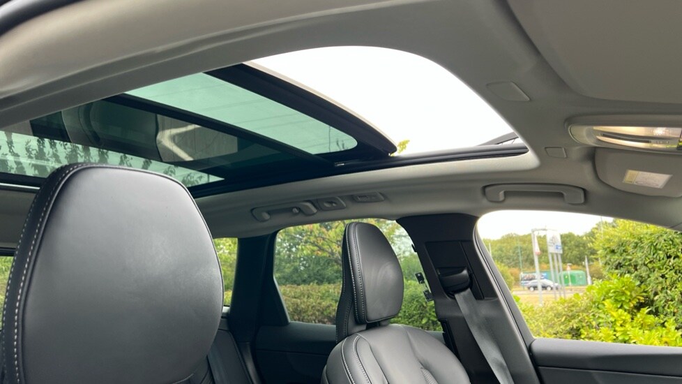 Used Volvo XC60 2024 for sale - 76079442: Photo 44