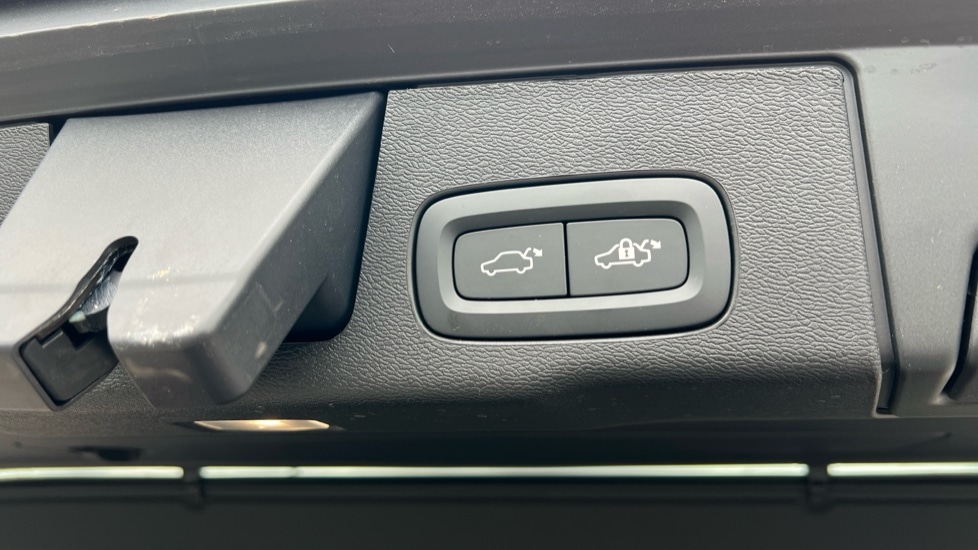 Used Volvo XC60 2024 for sale - 76079442: Photo 53