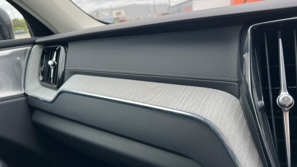 Used Volvo XC60 2024 for sale - 76079442: Photo 77