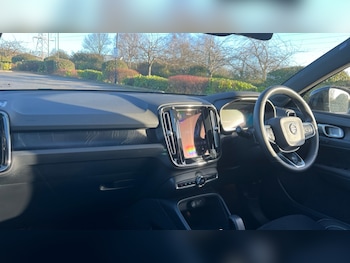 Used Volvo XC40 2023 for sale - 76933092: Photo