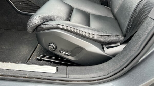 Used Volvo V60 2020 for sale - 76146125: Photo 32