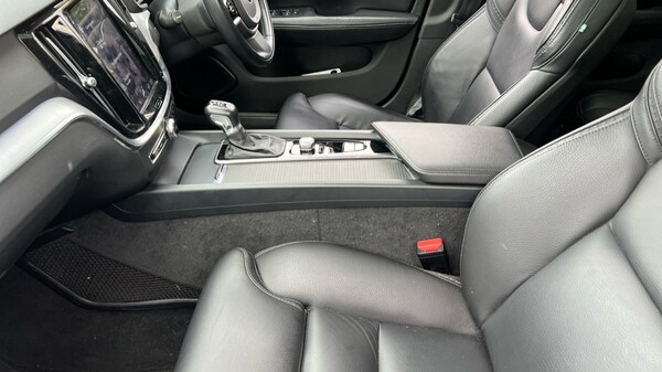 Used Volvo V60 2020 for sale - 76146125: Photo 46