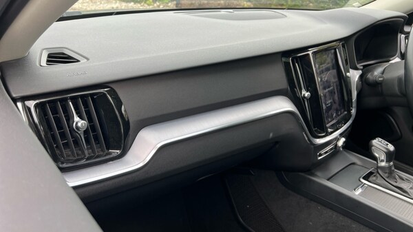 Used Volvo V60 2020 for sale - 76146125: Photo 47