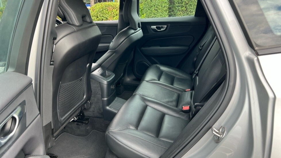 Used Volvo XC60 2023 for sale - 76328133: Photo 10