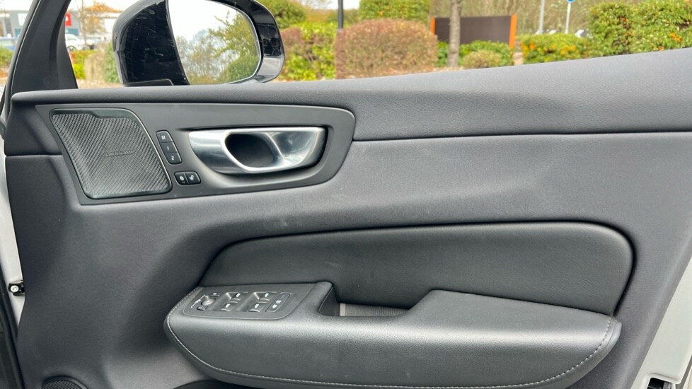 Used Volvo XC60 2023 for sale - 76328133: Photo 15