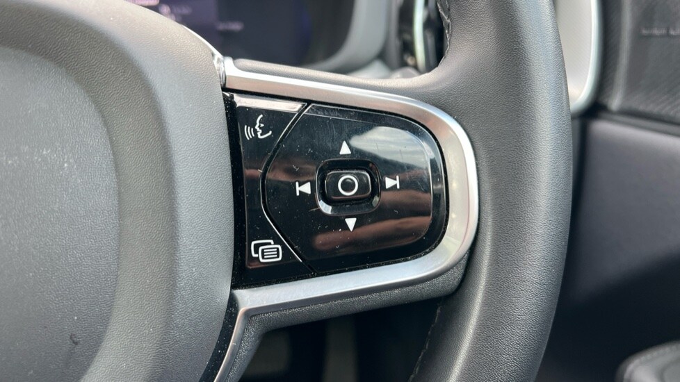 Used Volvo XC60 2023 for sale - 76328133: Photo 19