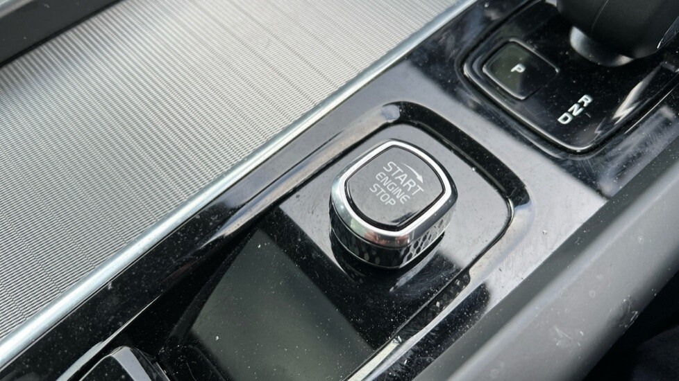 Used Volvo XC60 2023 for sale - 76328133: Photo 28