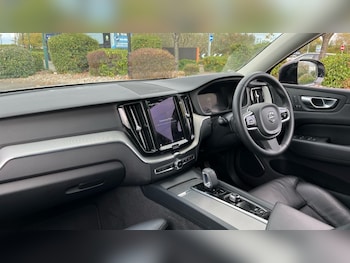 Used Volvo XC60 2023 for sale - 76328133: Photo