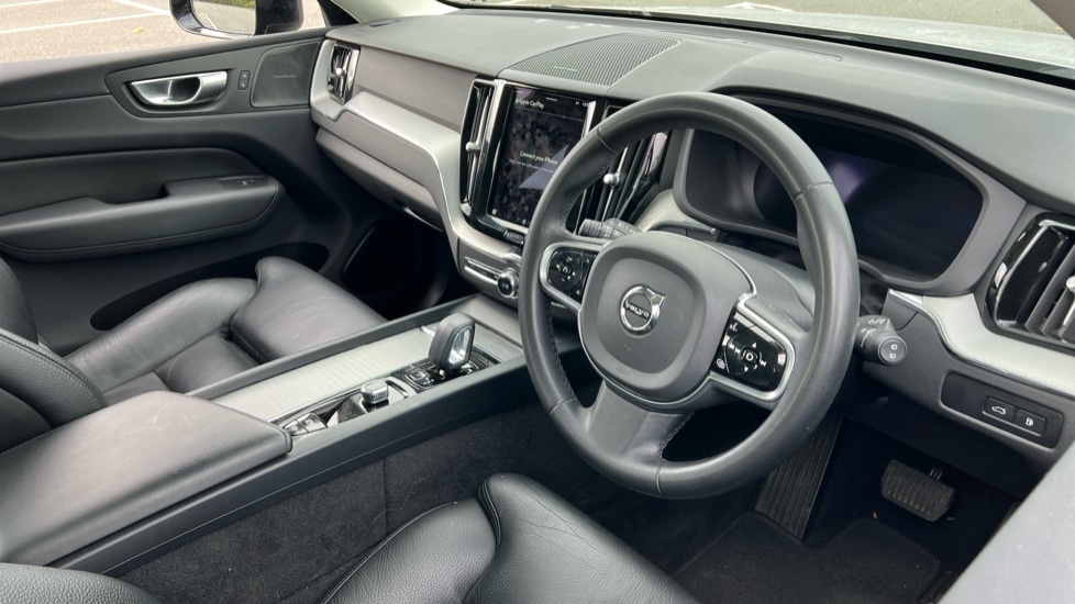 Used Volvo XC60 2023 for sale - 76328133: Photo 5