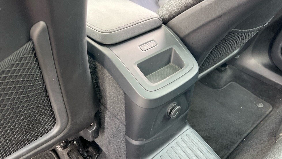 Used Volvo XC60 2023 for sale - 76328133: Photo 56