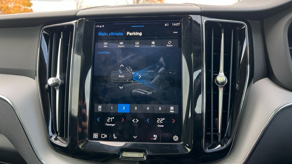 Used Volvo XC60 2023 for sale - 76328133: Photo 59