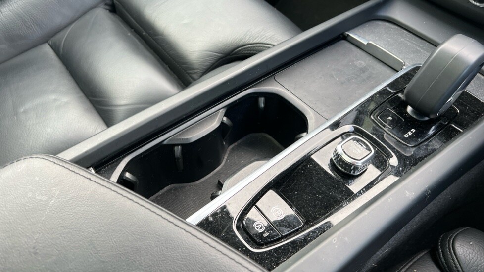 Used Volvo XC60 2023 for sale - 76328133: Photo 61