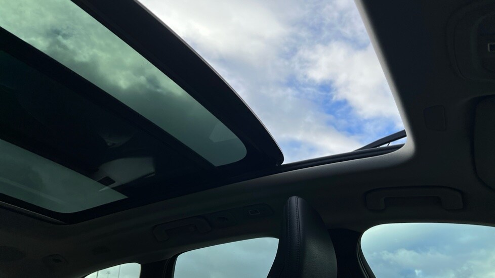 Used Volvo XC60 2023 for sale - 76328133: Photo 64