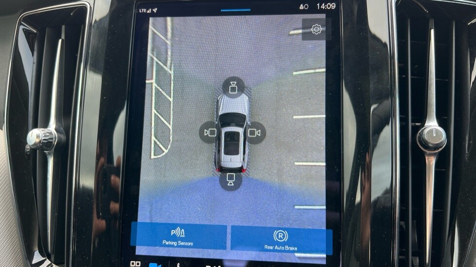 Used Volvo XC60 2023 for sale - 76328133: Photo 66