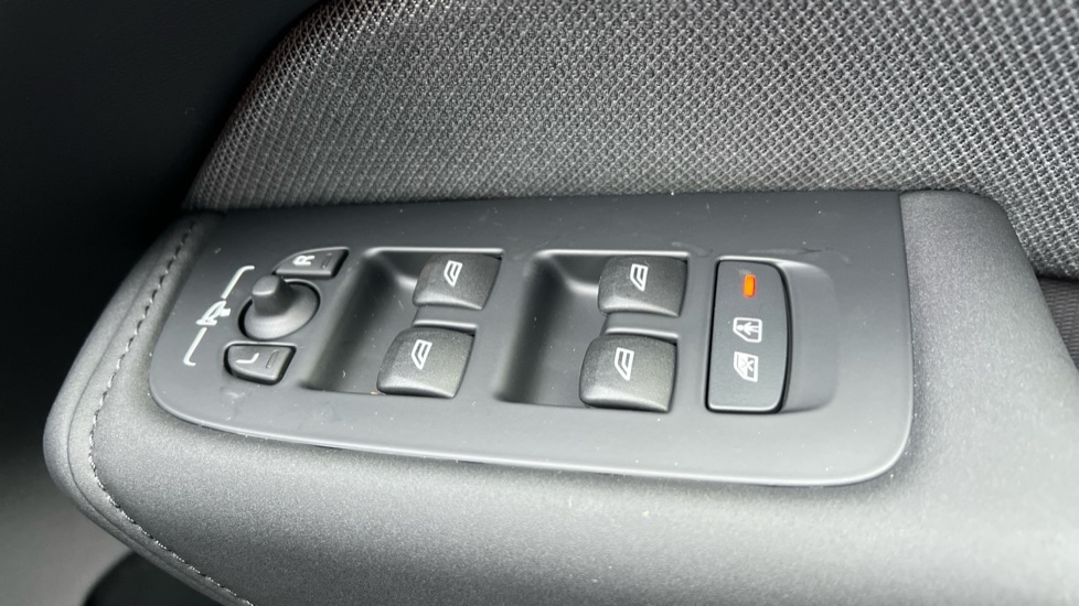 Used Volvo XC60 2025 for sale - 76874600: Photo 33