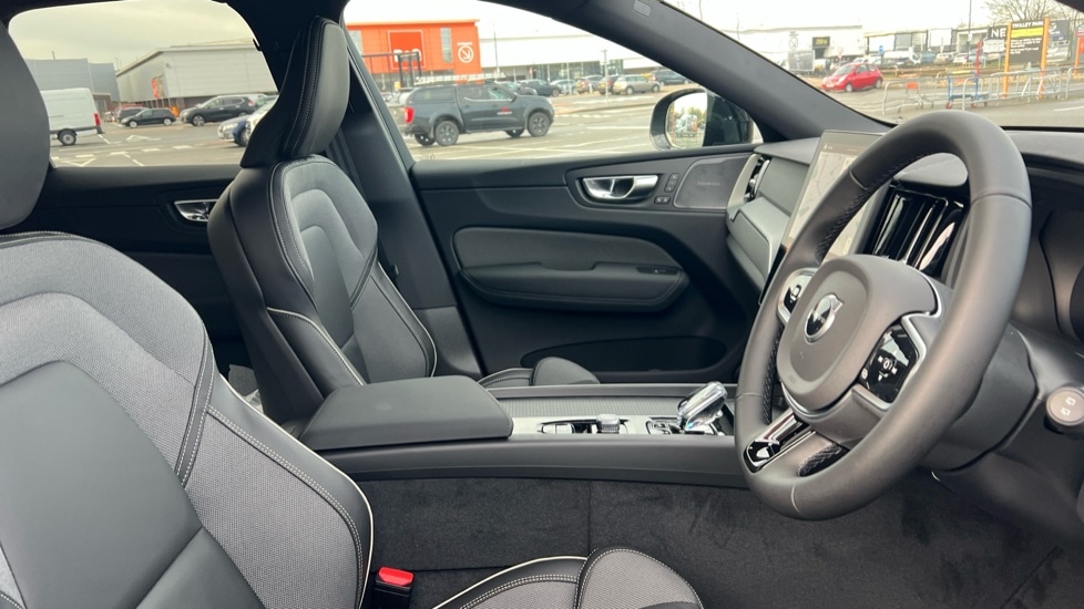 Used Volvo XC60 2025 for sale - 76874600: Photo 9