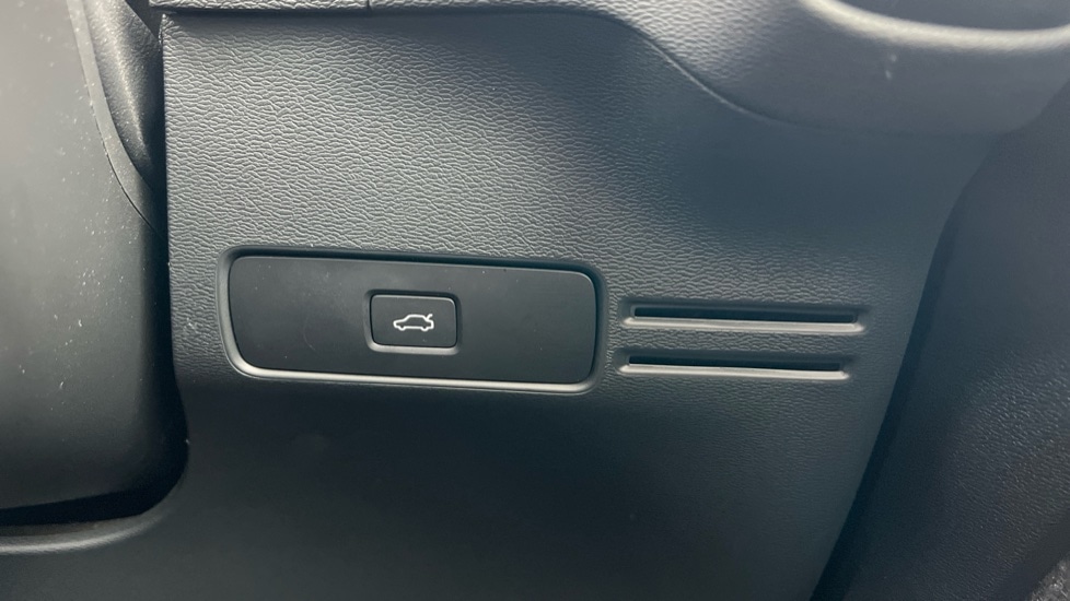 Used Volvo XC40 2024 for sale - 76826583: Photo 55