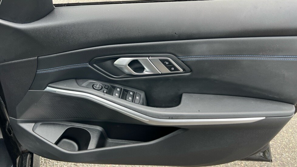 Used BMW 3 Series 2022 for sale - 76466378: Photo 32