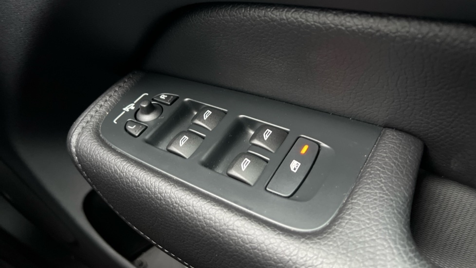 Used Volvo XC60 2022 for sale - 77025500: Photo 33