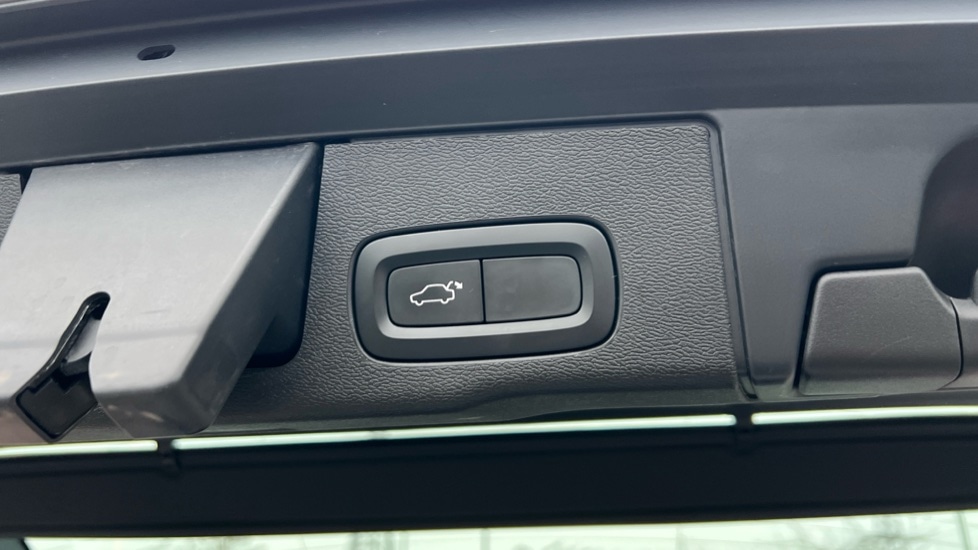 Used Volvo XC60 2022 for sale - 77025500: Photo 49