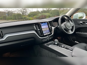 Used Volvo XC60 2022 for sale - 77025500: Photo