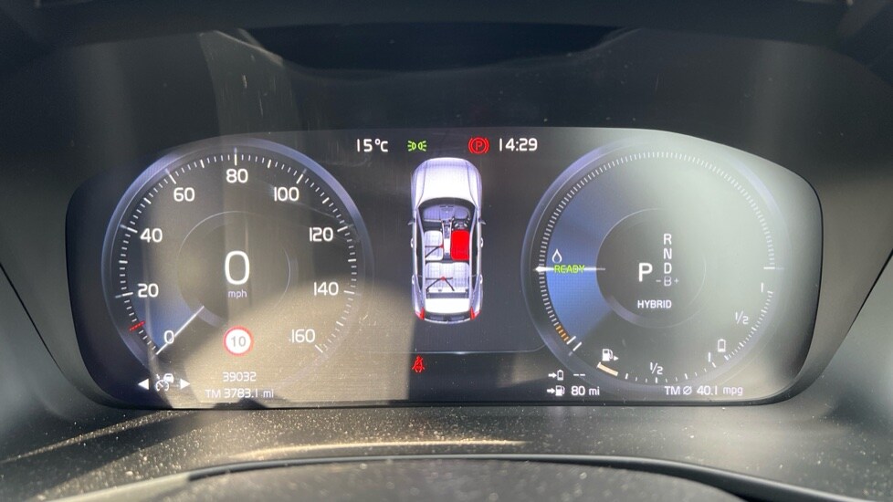 Used Volvo XC40 2023 for sale - 76328262: Photo 11