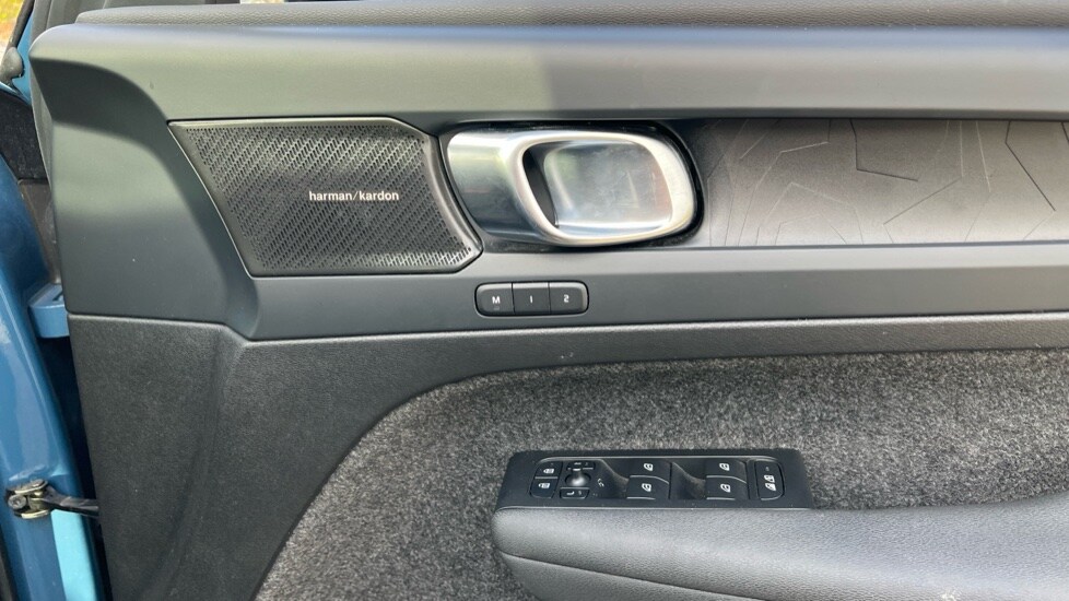 Used Volvo XC40 2023 for sale - 76328262: Photo 15