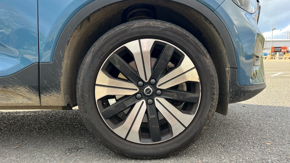 Used Volvo XC40 2023 for sale - 76328262: Photo 16