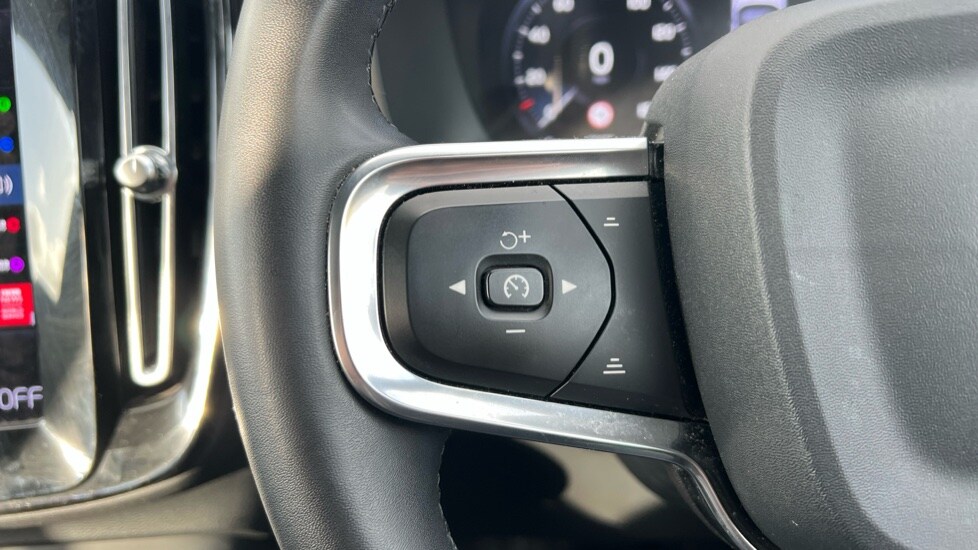 Used Volvo XC40 2023 for sale - 76328262: Photo 18