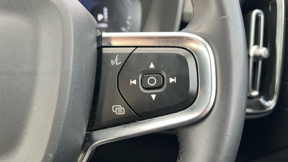 Used Volvo XC40 2023 for sale - 76328262: Photo 19