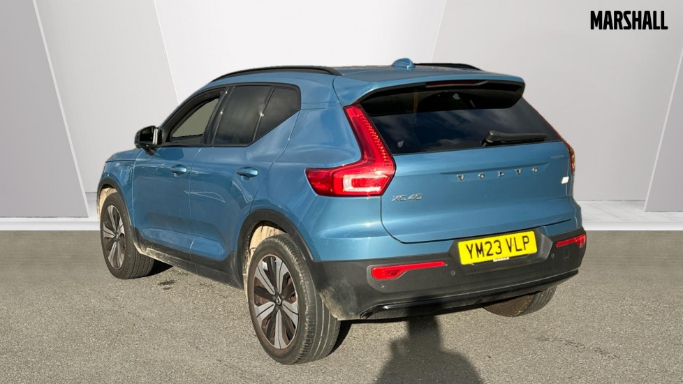 Used Volvo XC40 2023 for sale - 76328262: Photo 2
