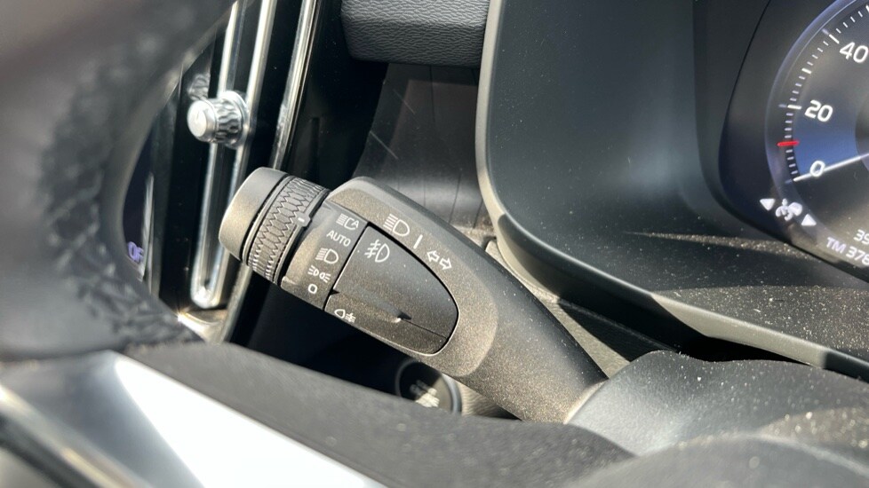 Used Volvo XC40 2023 for sale - 76328262: Photo 29