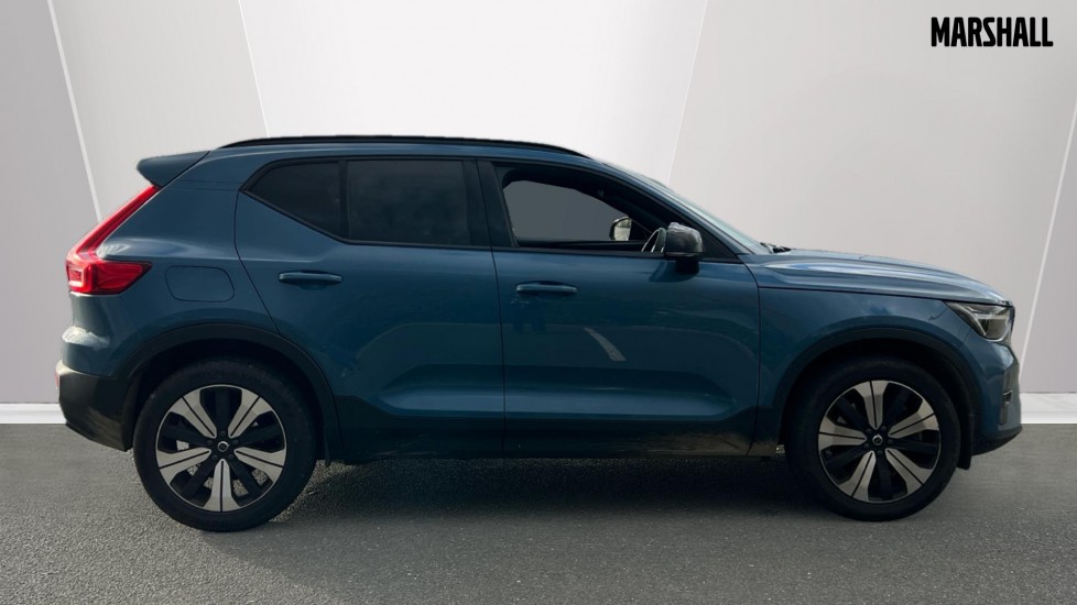 Used Volvo XC40 2023 for sale - 76328262: Photo 3