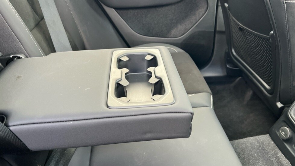 Used Volvo XC40 2023 for sale - 76328262: Photo 31